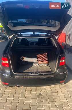 Хэтчбек Mercedes-Benz B-Class 2011 в 