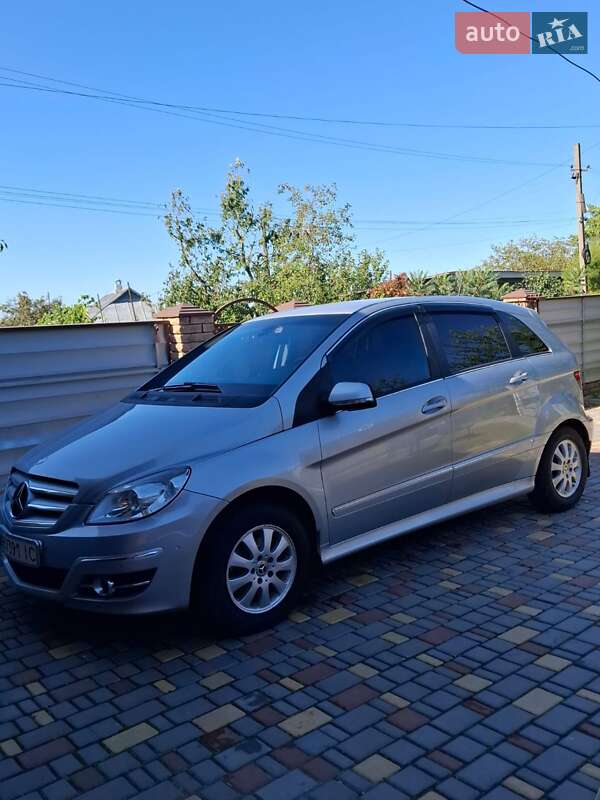 Mercedes-Benz B-Class 2010