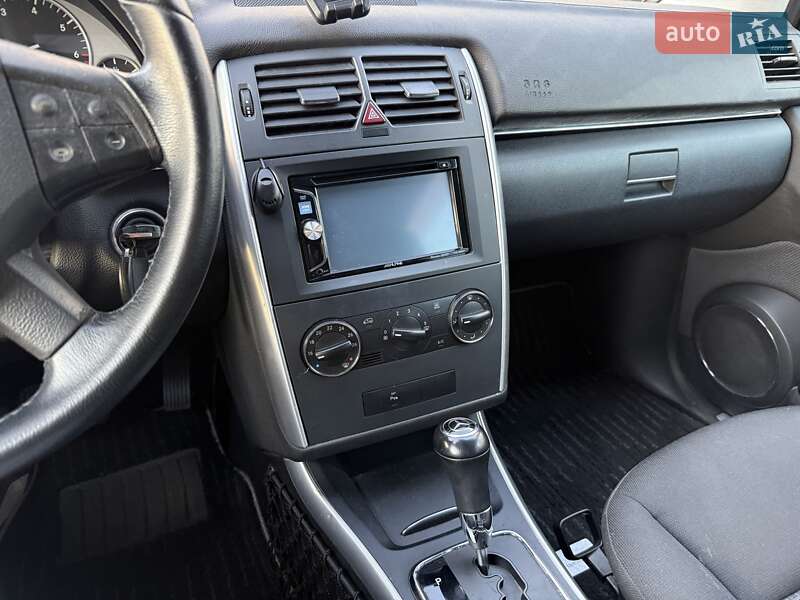 Хэтчбек Mercedes-Benz B-Class 2011 в Киеве