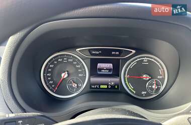 Хэтчбек Mercedes-Benz B-Class 2016 в 