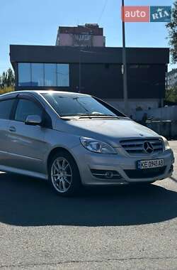 Хэтчбек Mercedes-Benz B-Class 2010 в 