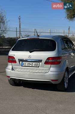 Хэтчбек Mercedes-Benz B-Class 2010 в 