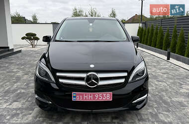 Хетчбек Mercedes-Benz B-Class 2016 в 