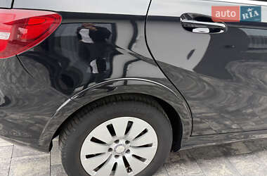 Хетчбек Mercedes-Benz B-Class 2016 в 
