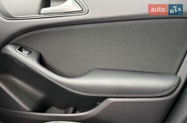 Хетчбек Mercedes-Benz B-Class 2016 в 