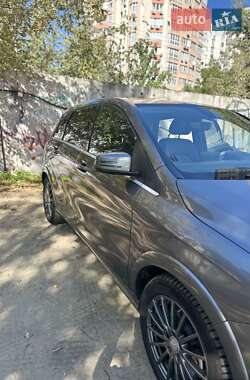 Хэтчбек Mercedes-Benz B-Class 2016 в 