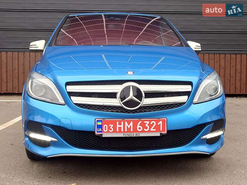 Хэтчбек Mercedes-Benz B-Class 2015 в 