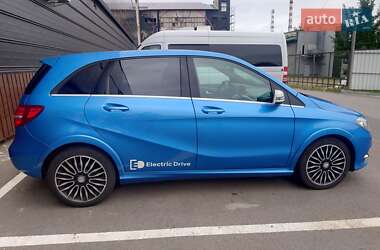 Хэтчбек Mercedes-Benz B-Class 2015 в 