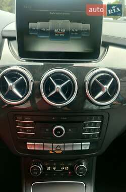 Хэтчбек Mercedes-Benz B-Class 2015 в 