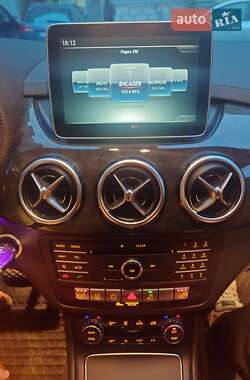 Хэтчбек Mercedes-Benz B-Class 2015 в 