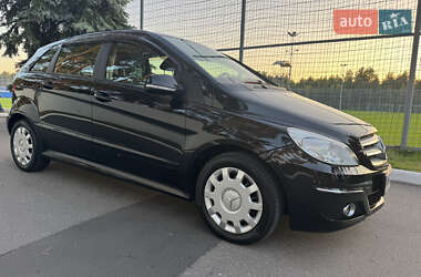 Хэтчбек Mercedes-Benz B-Class 2009 в 