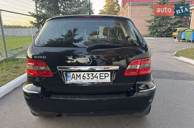 Хэтчбек Mercedes-Benz B-Class 2009 в 