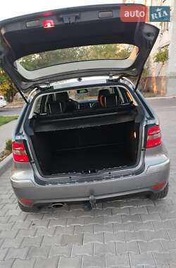 Хэтчбек Mercedes-Benz B-Class 2010 в 
