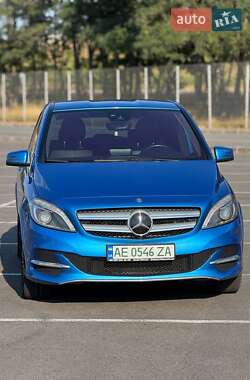 Хэтчбек Mercedes-Benz B-Class 2015 в 
