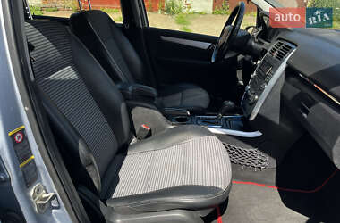 Хэтчбек Mercedes-Benz B-Class 2005 в 
