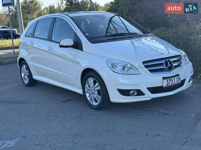 Mercedes-Benz B-Class 2011