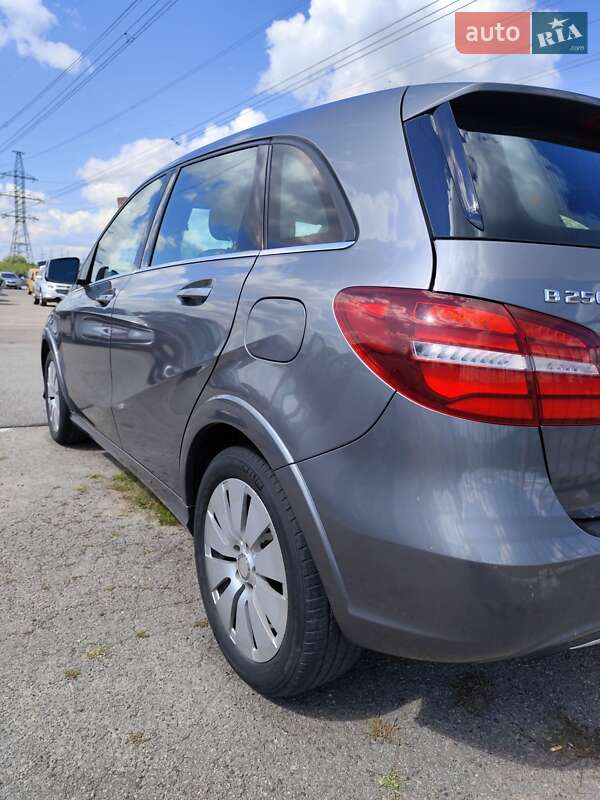 Хэтчбек Mercedes-Benz B-Class 2016 в Харькове фото 6 Хэтчбек Mercedes-Benz B-Class 2016 в Харькове