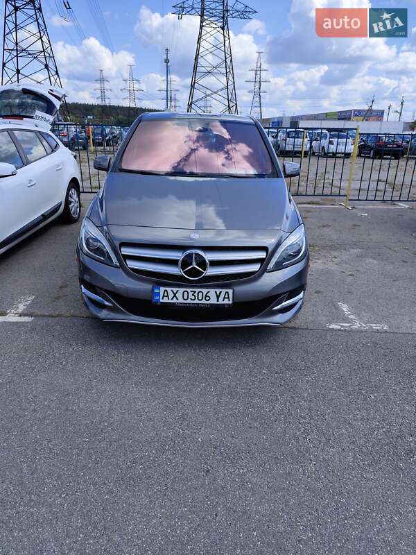 Mercedes-Benz B-Class 2016 Mercedes-Benz B-Class 2016