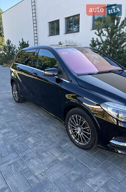 Хэтчбек Mercedes-Benz B-Class 2015 в 