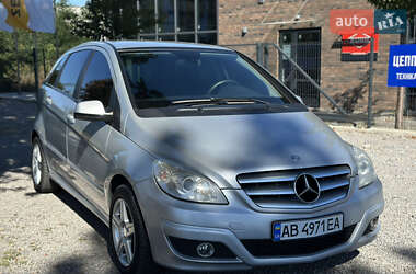 Хэтчбек Mercedes-Benz B-Class 2010 в 