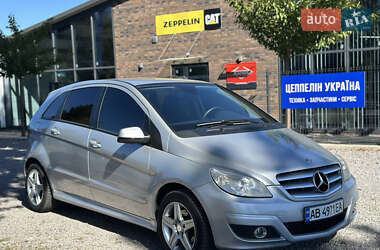 Хэтчбек Mercedes-Benz B-Class 2010 в 