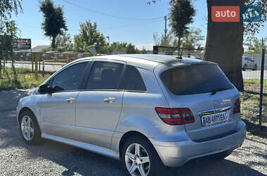 Хэтчбек Mercedes-Benz B-Class 2010 в 