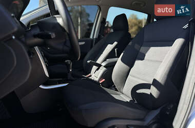 Хэтчбек Mercedes-Benz B-Class 2010 в 