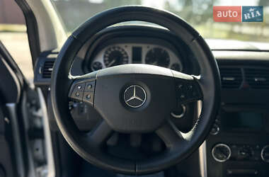 Хэтчбек Mercedes-Benz B-Class 2010 в 