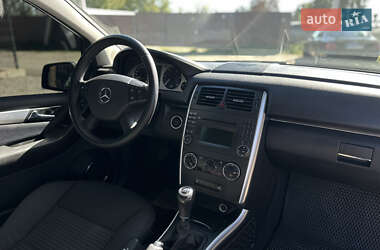 Хэтчбек Mercedes-Benz B-Class 2010 в 
