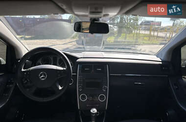 Хэтчбек Mercedes-Benz B-Class 2010 в 