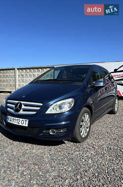 Хэтчбек Mercedes-Benz B-Class 2010 в 