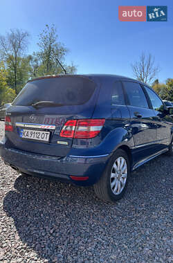 Хэтчбек Mercedes-Benz B-Class 2010 в 