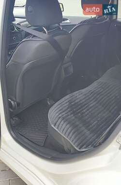 Хэтчбек Mercedes-Benz B-Class 2015 в 