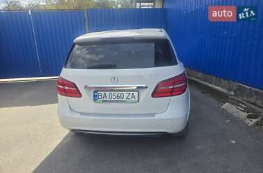 Хэтчбек Mercedes-Benz B-Class 2015 в 