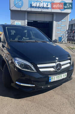 Хэтчбек Mercedes-Benz B-Class 2016 в 