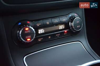 Хетчбек Mercedes-Benz B-Class 2015 в  фото 21 Хетчбек Mercedes-Benz B-Class 2015 в