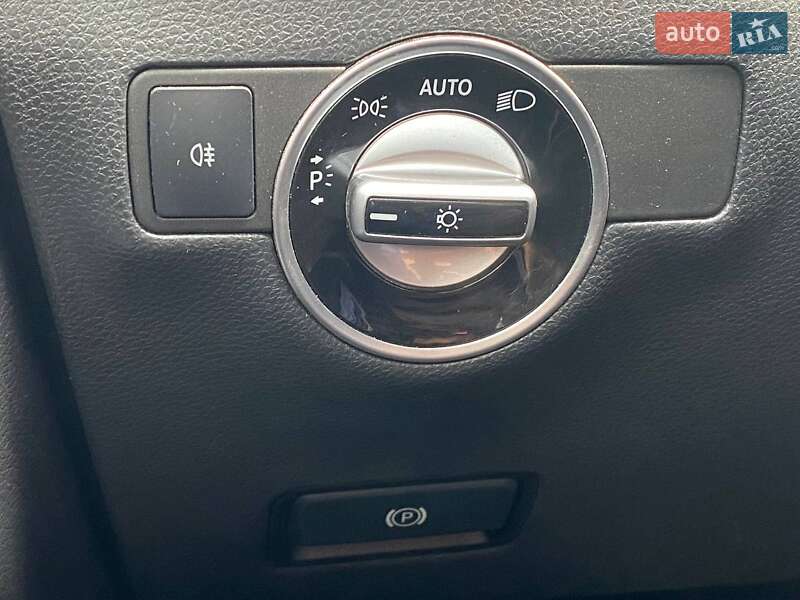 Хэтчбек Mercedes-Benz B-Class 2014 в Киеве