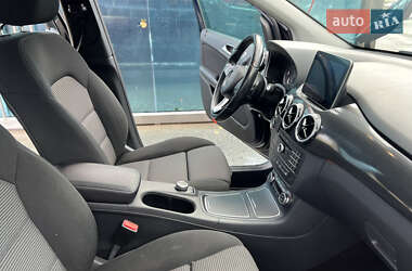 Хэтчбек Mercedes-Benz B-Class 2017 в 