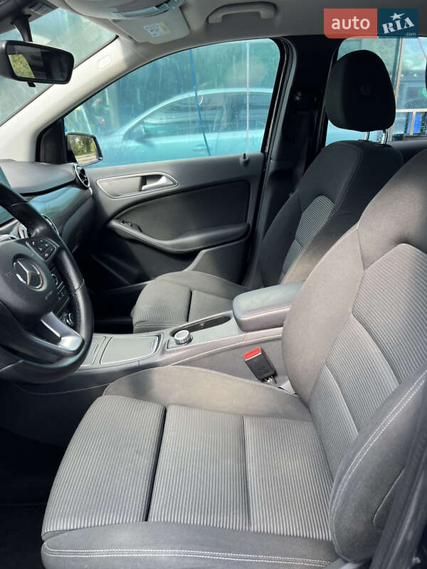 Хэтчбек Mercedes-Benz B-Class 2017 в Львове