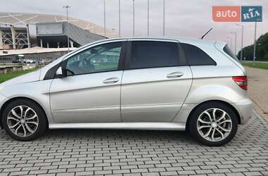 Хэтчбек Mercedes-Benz B-Class 2011 в 