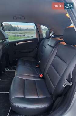Хэтчбек Mercedes-Benz B-Class 2011 в 