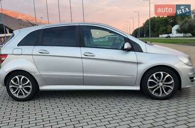 Хэтчбек Mercedes-Benz B-Class 2011 в 