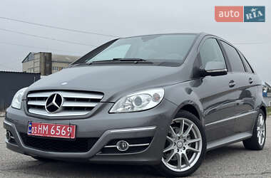 Хэтчбек Mercedes-Benz B-Class 2009 в 