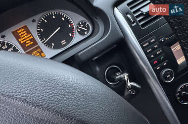 Хэтчбек Mercedes-Benz B-Class 2009 в 