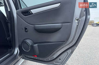Хэтчбек Mercedes-Benz B-Class 2009 в 