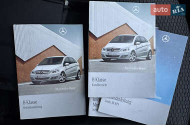 Хэтчбек Mercedes-Benz B-Class 2009 в 