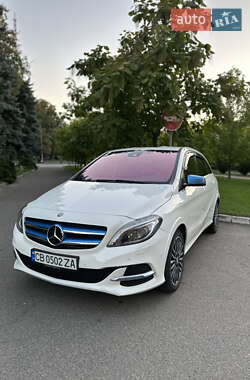 Хэтчбек Mercedes-Benz B-Class 2015 в 