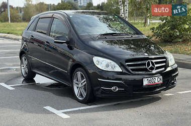 Хэтчбек Mercedes-Benz B-Class 2011 в 