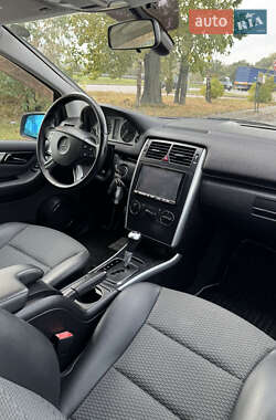 Хэтчбек Mercedes-Benz B-Class 2011 в 