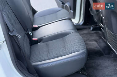 Хэтчбек Mercedes-Benz B-Class 2011 в 